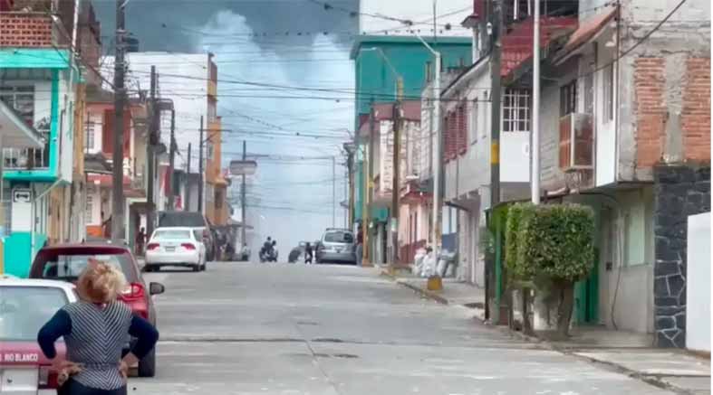 Explota puesto de pirotecnia en mercado de Veracruz