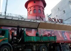 Colapsan las aspas del icónico Moulin Rouge en París