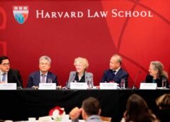 Explicación sobre la reforma judicial provoca risas en Harvard