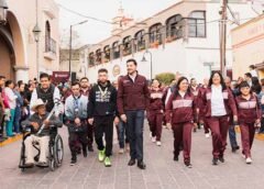 Desfile por el aniversario de la Revolución congrega a 5 mil tequisquiapenses