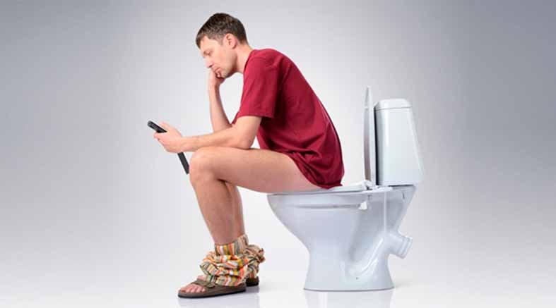 Razones para NUNCA llevar tu celular al baño