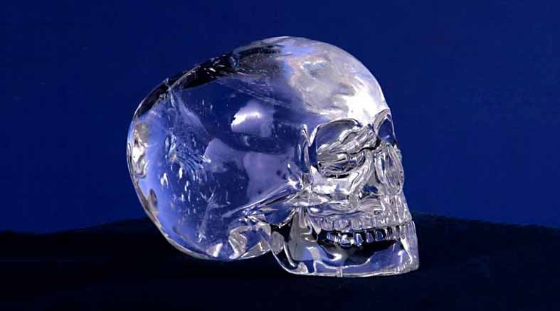 El misterio de las trece calaveras de cristal