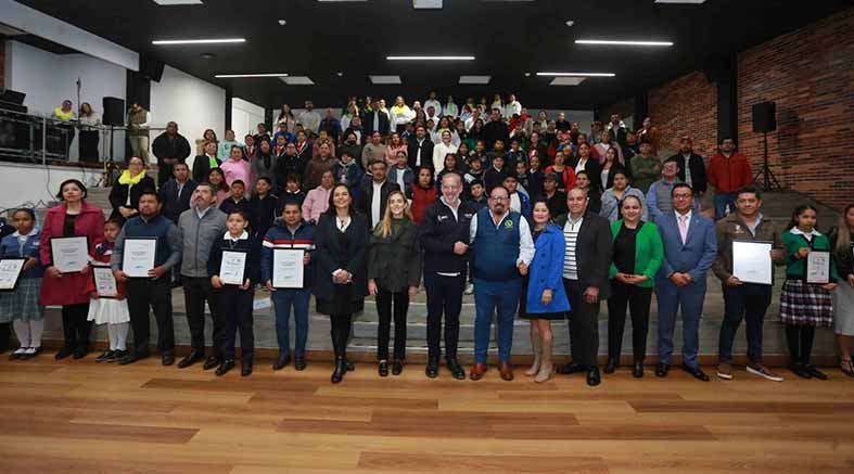 SEDESU Reconoce a nueve instituciones educativas