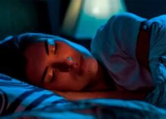 ¿Sientes que te caes mientras duermes?