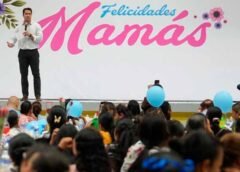 Asiste Felifer al festejo del Día de las Madres en San Juan del Río