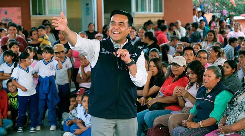Festejan a niñas, niños y mamás de Huimilpan