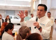 Luis Nava entrega apoyos del Programa de Coinversión Social en Peñamiller
