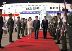 El presidente surcoreano, Lee Jae-Myung, llega a México