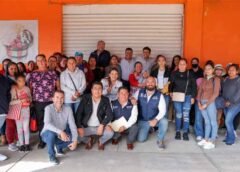 SEDESOQ entrega cuartos prefabricados a familias de Huimilpan