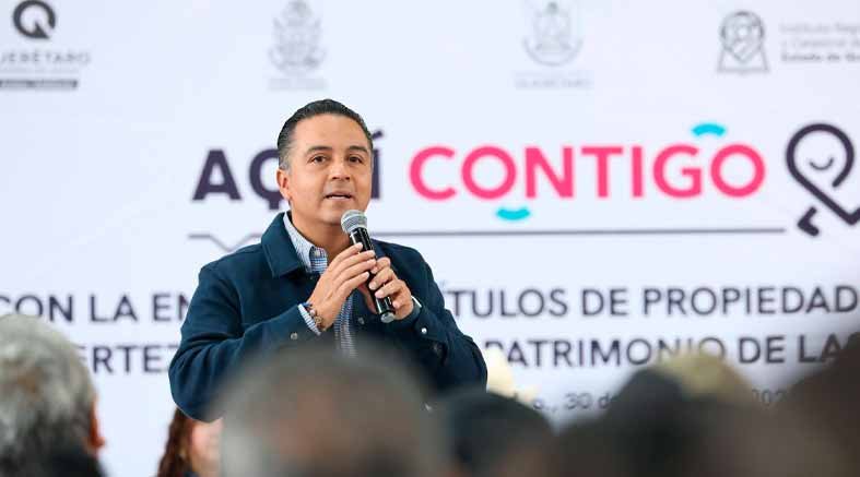SEGOB entrega títulos de propiedad para Amealco y Pedro Escobedo 2 SEGOB